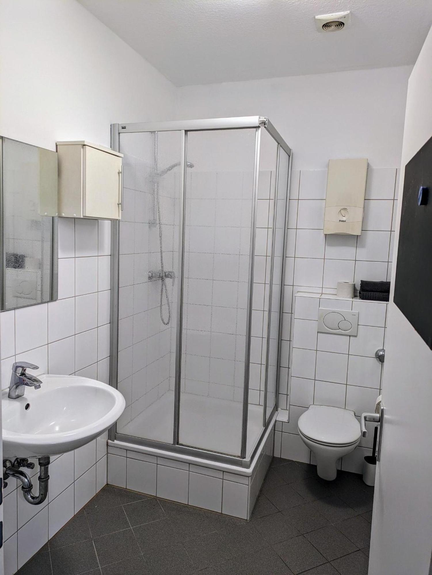 Interaktiv Appartements In Ratingen - Duesseldorferstrasse ภายนอก รูปภาพ