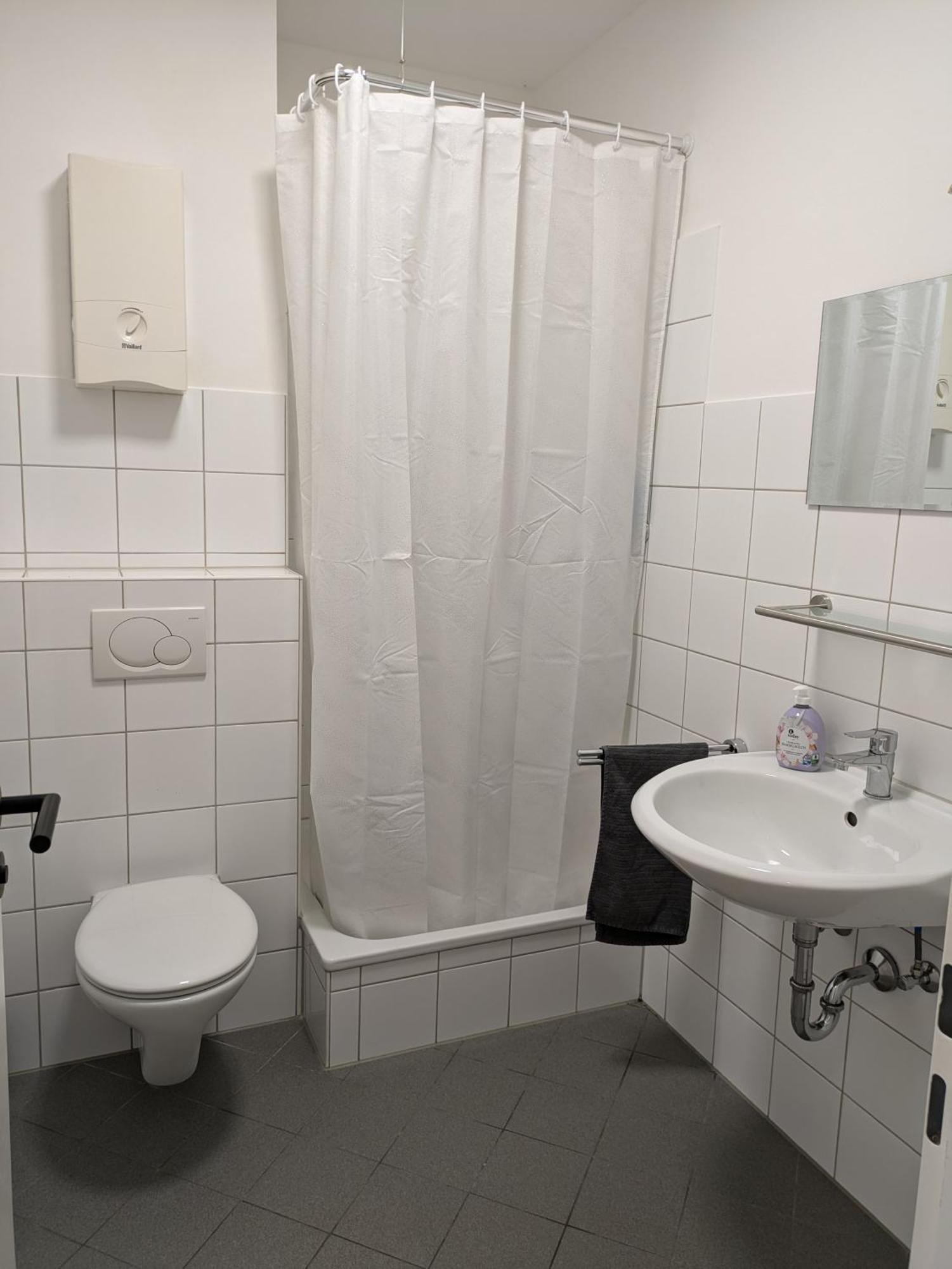 Interaktiv Appartements In Ratingen - Duesseldorferstrasse ภายนอก รูปภาพ